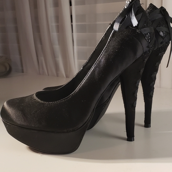 Stilettos - Picture 2 of 4